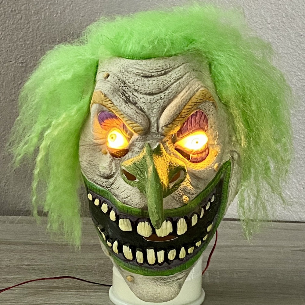 Halloween Clown Light Up mask. New with Tags Spirit Halloween Mask.